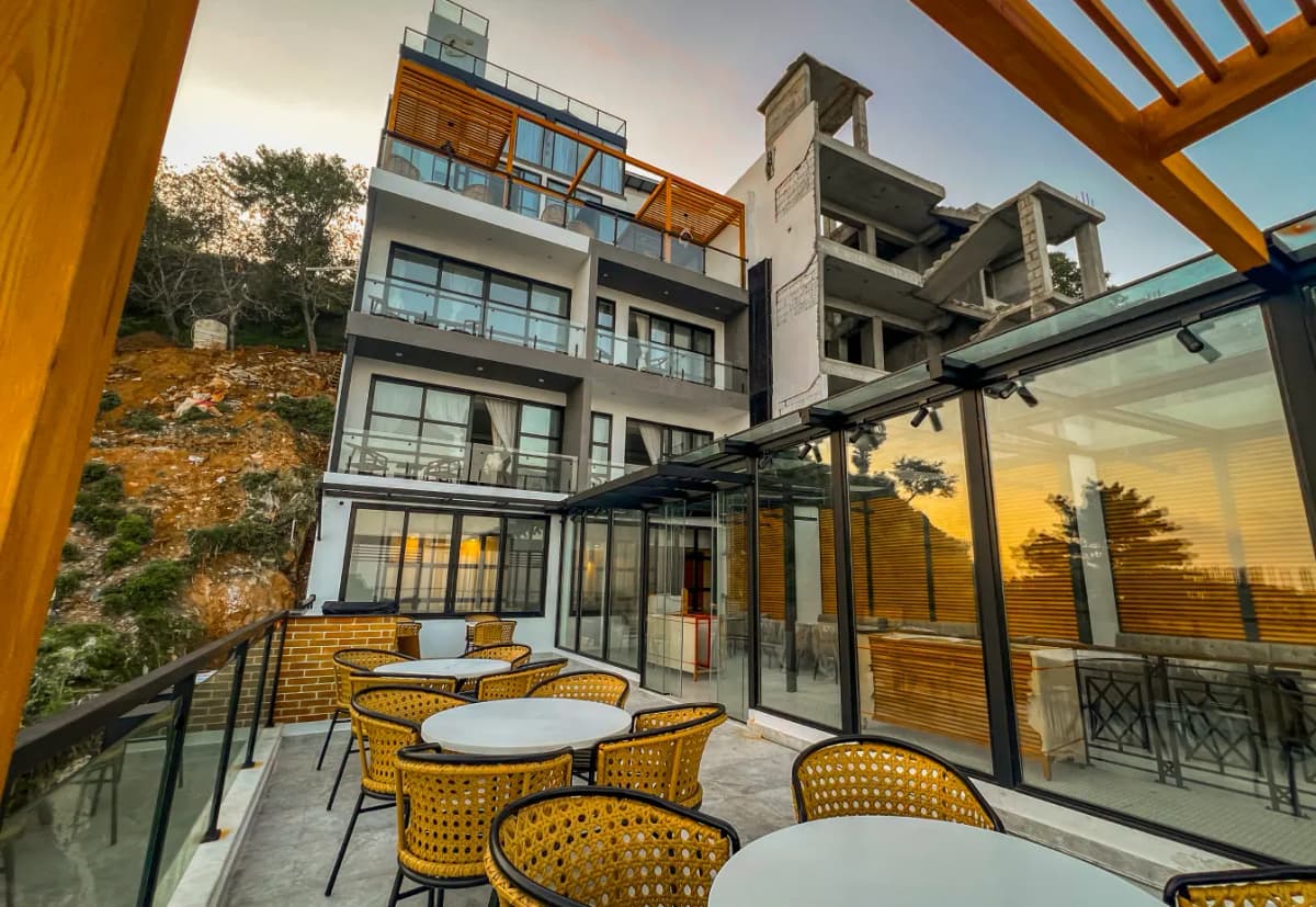 Welcome to Fiora Hotel