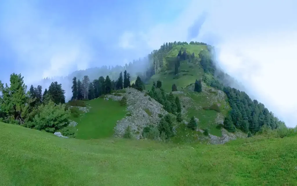Mushkpuri track the second highest peak of Gilyat Region