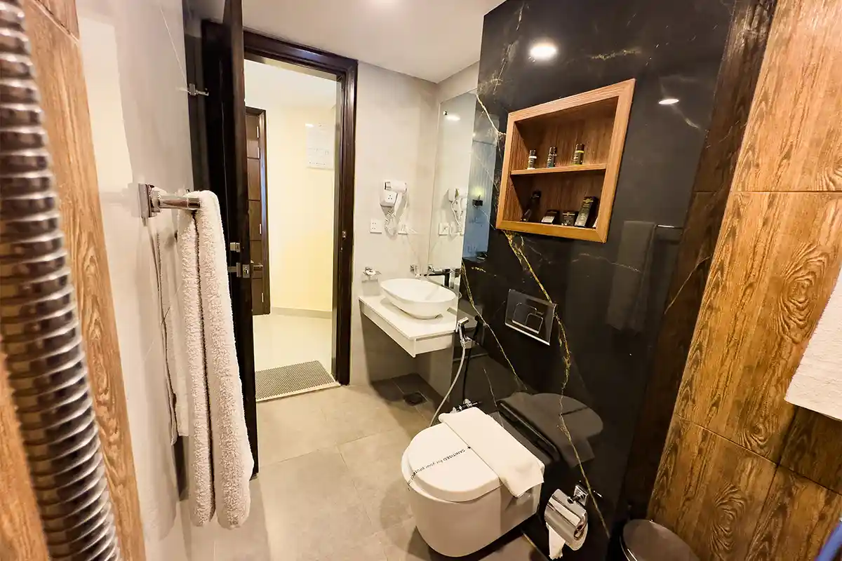 DELUXE King Room Balcony