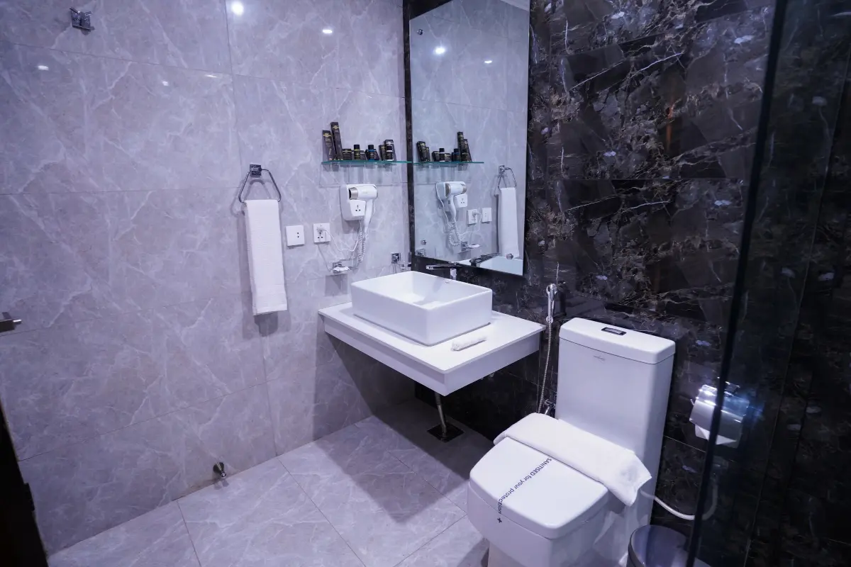 Family Suite comes up with 2 stylish and fully equipped bathrooms